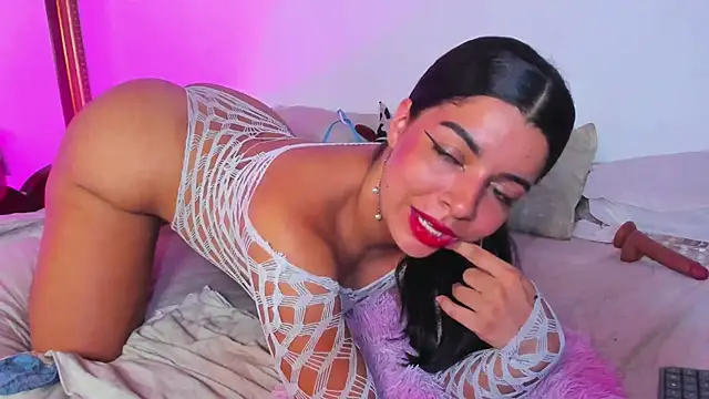 Arianna Moore online show from 05-27-26, 01:57