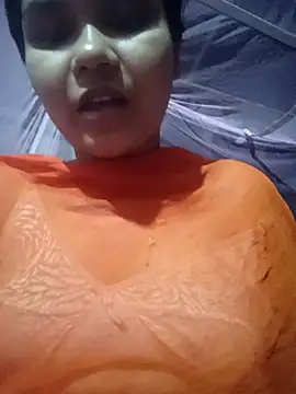 Snapshot of SumonaMoni chatting on 03-01-26, 04:40 SumonaMoni online show from 03-01-26, 04:40