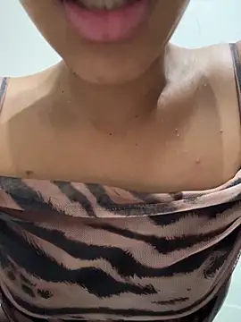 Snapshot of Luarin chatting on 03-01-26, 03:56 Luarin online show from 03-01-26, 03:56