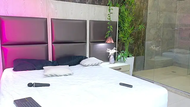 mia venon online show from 06-21-26, 11:49