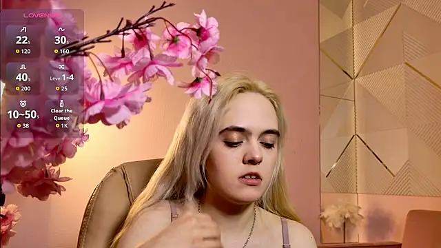 Snapshot of Bambi_Bloom chatting on 03-10-26, 08:07 Bambi Bloom online show from 03-10-26, 08:07