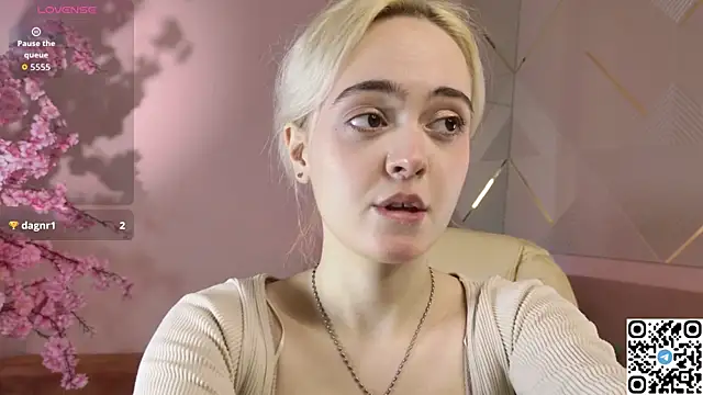 Snapshot of Bambi_Bloom chatting on 04-02-26, 05:14 Bambi Bloom online show from 04-02-26, 05:14