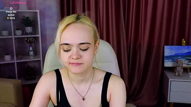 Snapshot of Bambi_Bloom chatting on 03-21-26, 05:19 Bambi Bloom online show from 03-21-26, 05:19