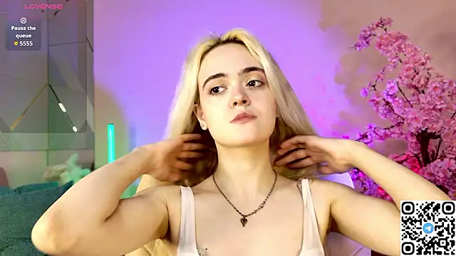 Snapshot of Bambi_Bloom chatting on 03-30-26, 06:04 Bambi Bloom online show from 03-30-26, 06:04