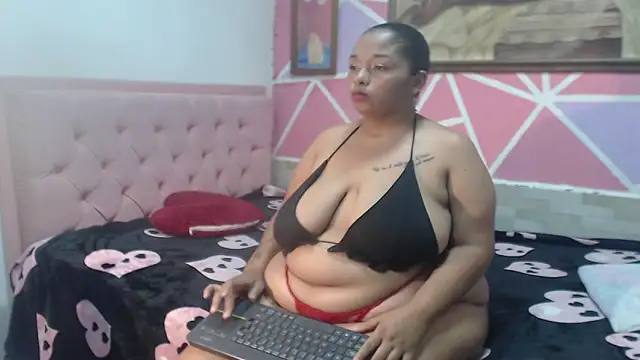 Doll rihana online show from 05-28-26, 01:24