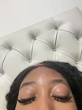 Snapshot of Genesisraydenx chatting on 07-19-26, 11:45 Genesisraydenx online show from 07-19-26, 11:45
