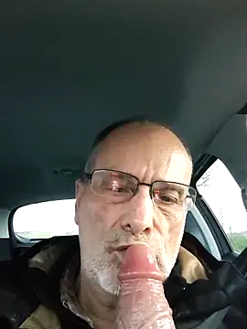 Snapshot of lui8181 chatting on 03-13-26, 06:02 lui8181 online show from 03-13-26, 06:02