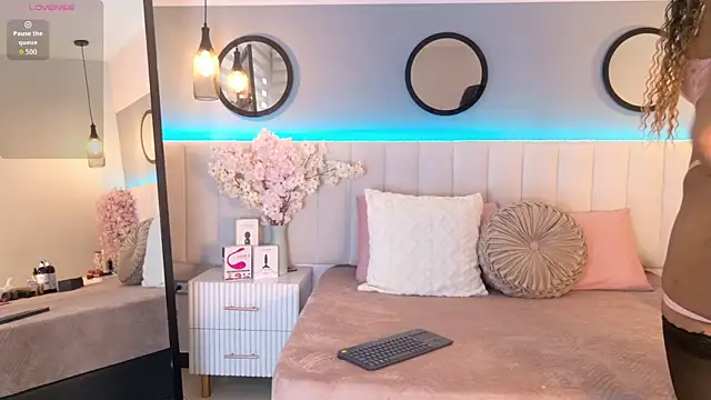 Grace Williams  online show from 04-14-26, 08:36