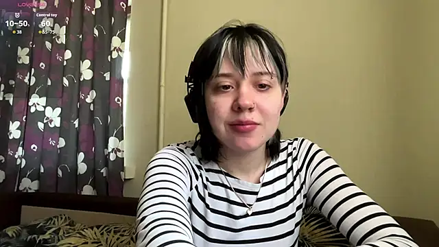 AueshaSimon online show from 06-04-26, 07:46