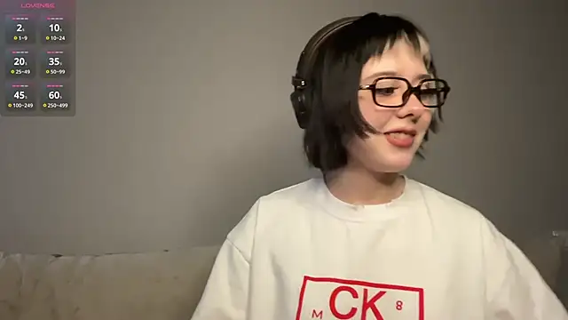 Snapshot of AueshaSimon chatting on 03-04-26, 09:06 AueshaSimon online show from 03-04-26, 09:06