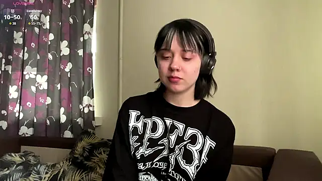AueshaSimon online show from 06-03-26, 06:14