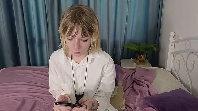 MollySally online show from 05-15-26, 04:10