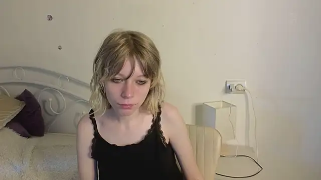 MollySally online show from 06-11-26, 04:09