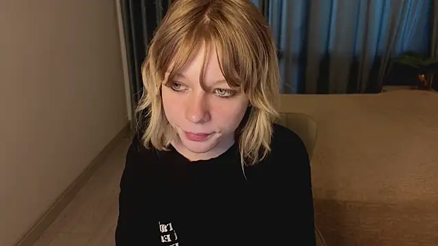 MollySally online show from 06-18-26, 04:22