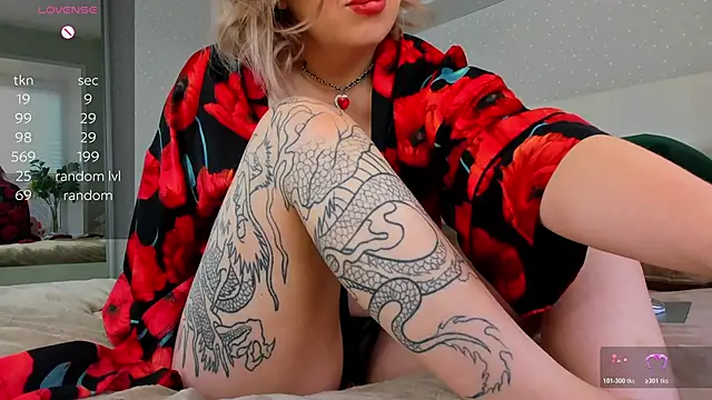 crowned goddess online show from 03-26-26, 01:26