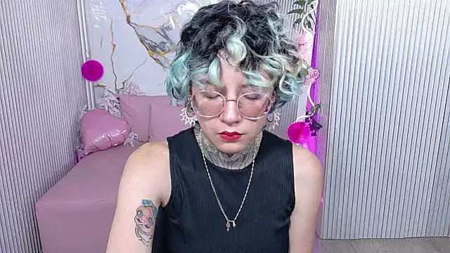 Snapshot of Lyra_tay chatting on 07-12-26, 01:34 Lyra tay online show from 07-12-26, 01:34