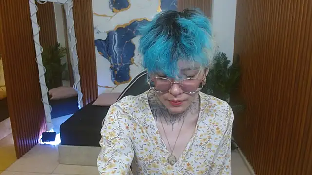 Lyra tay online show from 04-22-26, 07:09