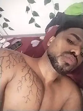 Snapshot of Hunkytop chatting on 02-27-26, 03:18 Hunkytop online show from 02-27-26, 03:18