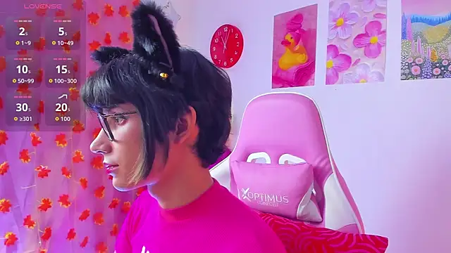 Madeline 21 online show from 03-25-26, 05:07