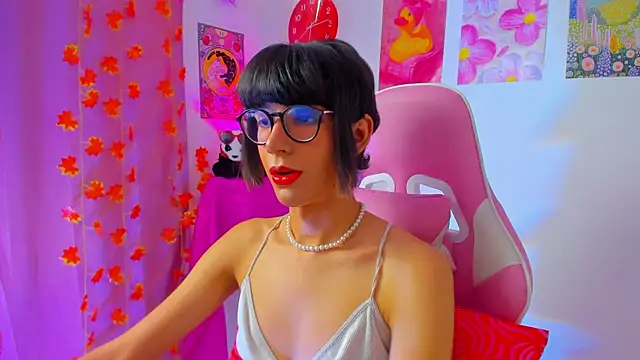 Madeline 21 online show from 04-10-26, 12:12