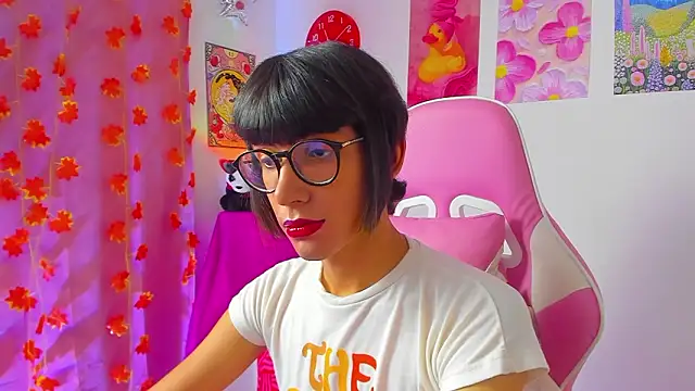 Madeline 21 online show from 03-22-26, 05:10