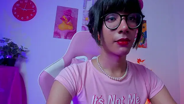 Snapshot of Madeline_21 chatting on 03-02-26, 06:14 Madeline 21 online show from 03-02-26, 06:14