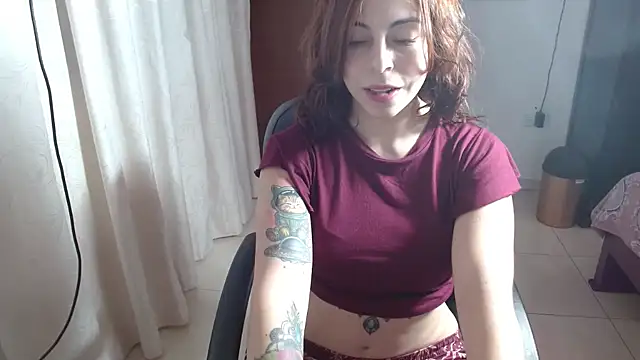 Snapshot of IrisArellano_ chatting on 06-10-26, 01:23 IrisArellano online show from 06-10-26, 01:23