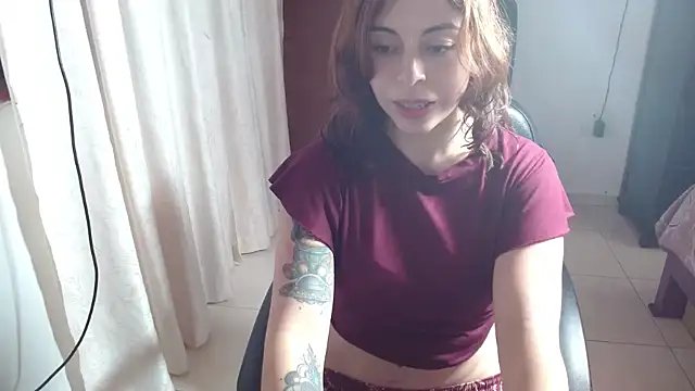 Snapshot of IrisArellano_ chatting on 06-23-26, 01:09 IrisArellano online show from 06-23-26, 01:09