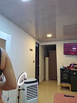 candy-xxx online show from 06-06-26, 10:37
