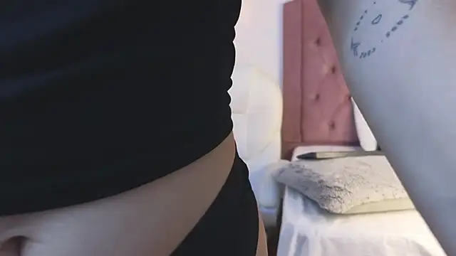 Snapshot of Sophie_Bloom__ chatting on 03-01-26, 04:40 Sophie Bloom online show from 03-01-26, 04:40