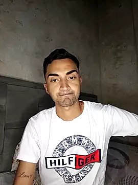 Snapshot of Enma26- chatting on 02-27-26, 02:23 Enma26- online show from 02-27-26, 02:23