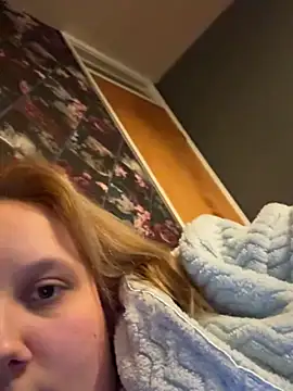 Snapshot of SassieBlondie chatting on 02-27-26, 01:17 SassieBlondie online show from 02-27-26, 01:17