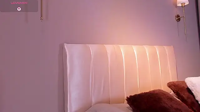 Agata Laurent  online show from 03-09-26, 05:00