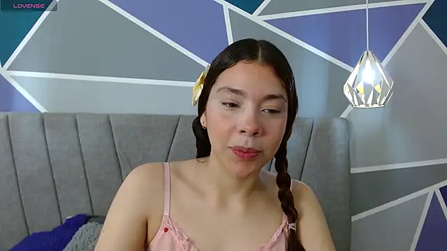 Snapshot of Sweet_kitty_05 chatting on 06-16-26, 09:15 Sweet kitty 05 online show from 06-16-26, 09:15