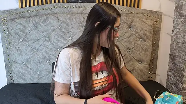 ElisVega online show from 03-11-26, 02:05