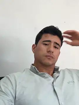 Snapshot of David-latinlover chatting on 05-05-26, 04:21 David-latinlover online show from 05-05-26, 04:21