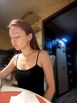 SadieSink  online show from 03-08-26, 04:54