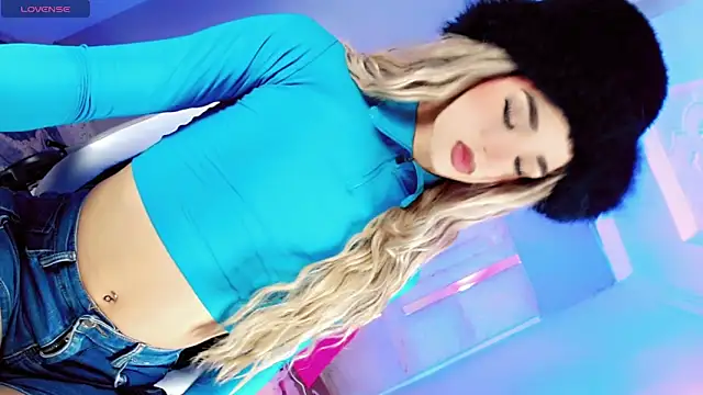 Sophiaa doll  online show from 04-15-26, 04:18