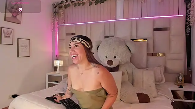 Hanna klover online show from 04-08-26, 04:03