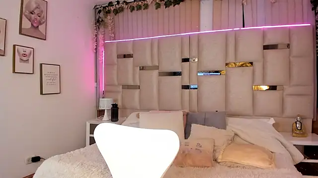 Snapshot of Hanna_klover chatting on 02-28-26, 04:01 Hanna klover online show from 02-28-26, 04:01