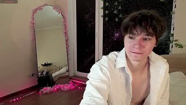 AnthonyCuutie online show from 03-29-26, 07:10