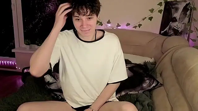 AnthonyCuutie online show from 04-17-26, 05:54