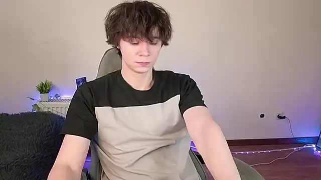 Snapshot of AnthonyCuutie chatting on 06-14-26, 11:33 AnthonyCuutie online show from 06-14-26, 11:33