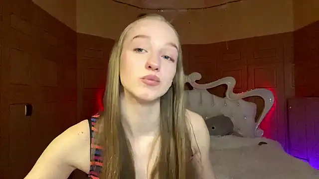 Anika Socutehe online show from 03-11-26, 04:23