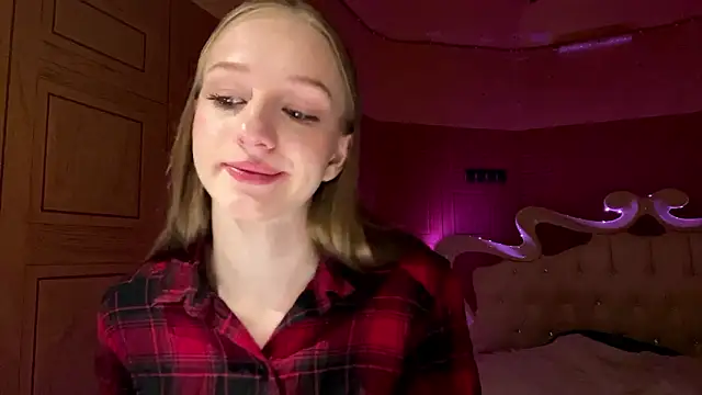 Anika Socutehe online show from 03-06-26, 07:42