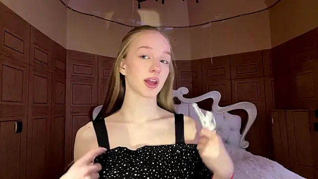 Anika Socutehe online show from 03-10-26, 07:12