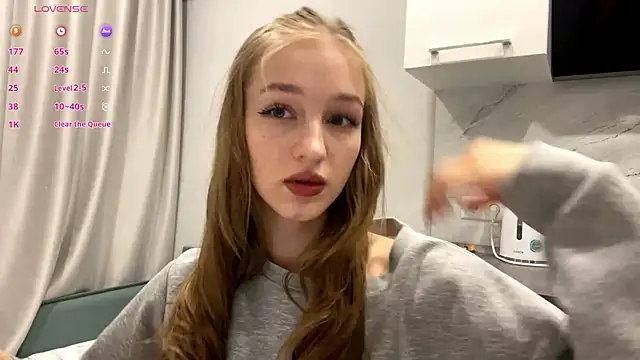 Anika Socutehe online show from 06-15-26, 07:13