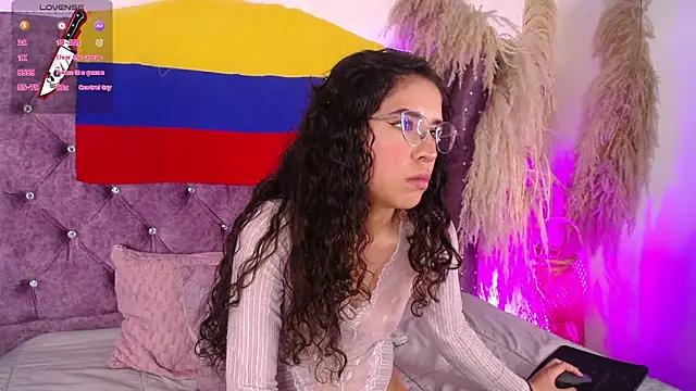 Amara Davis1 online show from 07-06-26, 04:41