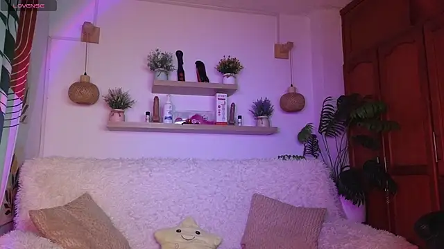 Snapshot of nikolwalter_ chatting on 06-30-26, 01:27 nikolwalter online show from 06-30-26, 01:27
