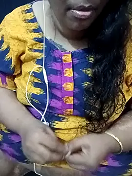 Snapshot of deepika-mallus chatting on 07-15-26, 04:03 deepika-mallus online show from 07-15-26, 04:03
